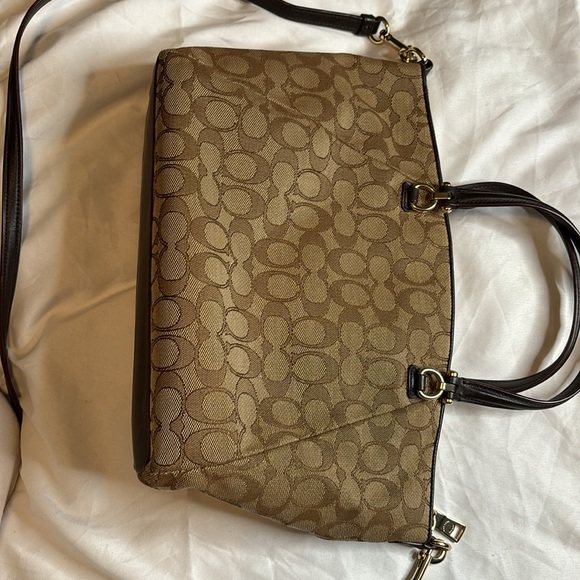 Coach Prairie Satchel In Signature Jacquard In Good Used Condition W Tag & Strap - Picture 6 of 10